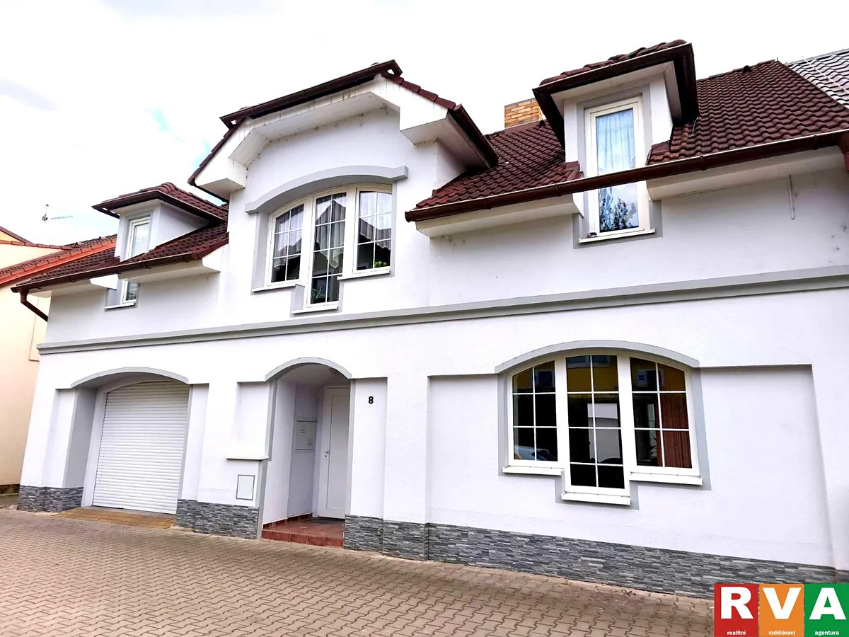 Prodej rodinného domu 250 m², pozemek 138 m²